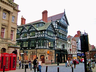 Chester_-Shops_in_city_centre-_2005-10-09