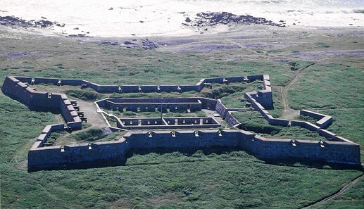 Churchill_Fort_Prince_of_Wales_1996-08-12