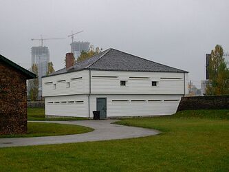 800px-FortYork-Blockhouse