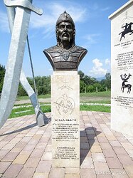 Attila_szobor_-Dunakeszi-_2