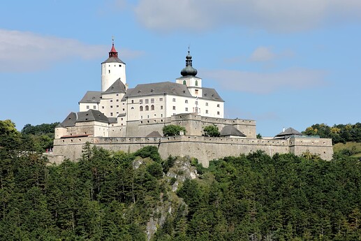 HRE - Forchtenstein_-Burg HRE Wonder of Aoe4