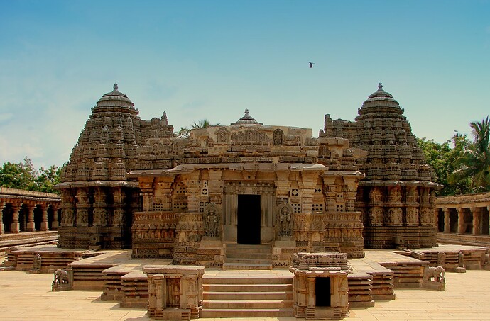 The_Chennakeshava_temple_at_Somanathapura