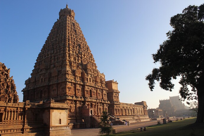 Vista do Templo Thanjavur Brihadeeshwara (completou 1.000 #### em setembro de 2010)