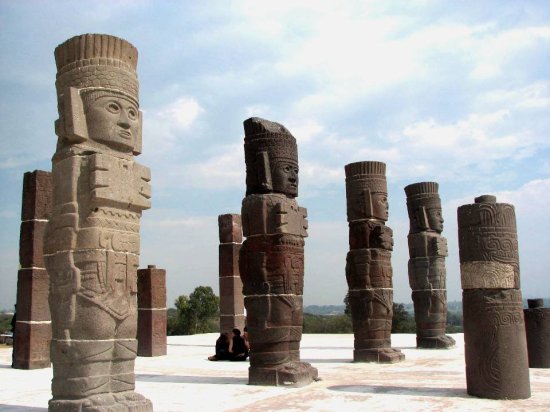 The giant Toltec warriors of Tula - East West Quest