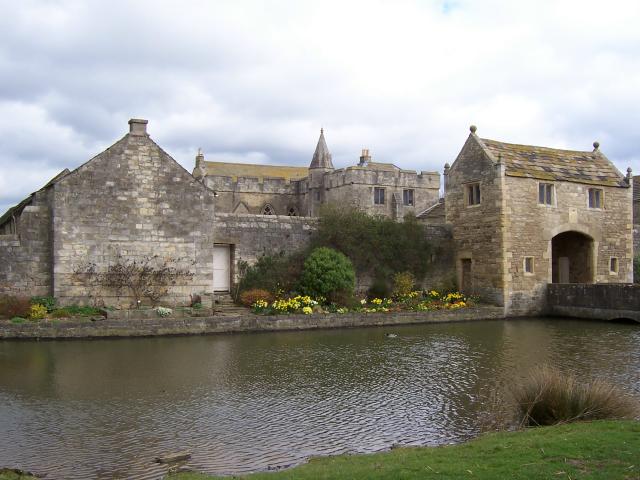 Markenfield_Hall_-geograph.org.uk-_466747